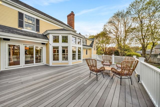 18 Ocean Ave, Newburyport, MA 01950