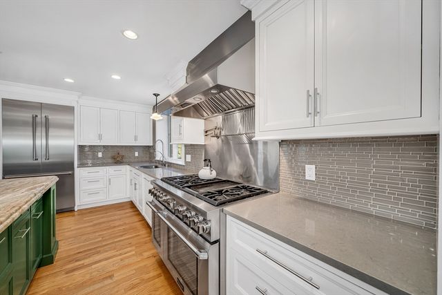 18 Ocean Ave, Newburyport, MA 01950