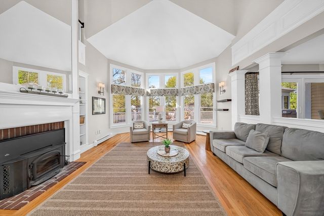 18 Ocean Ave, Newburyport, MA 01950
