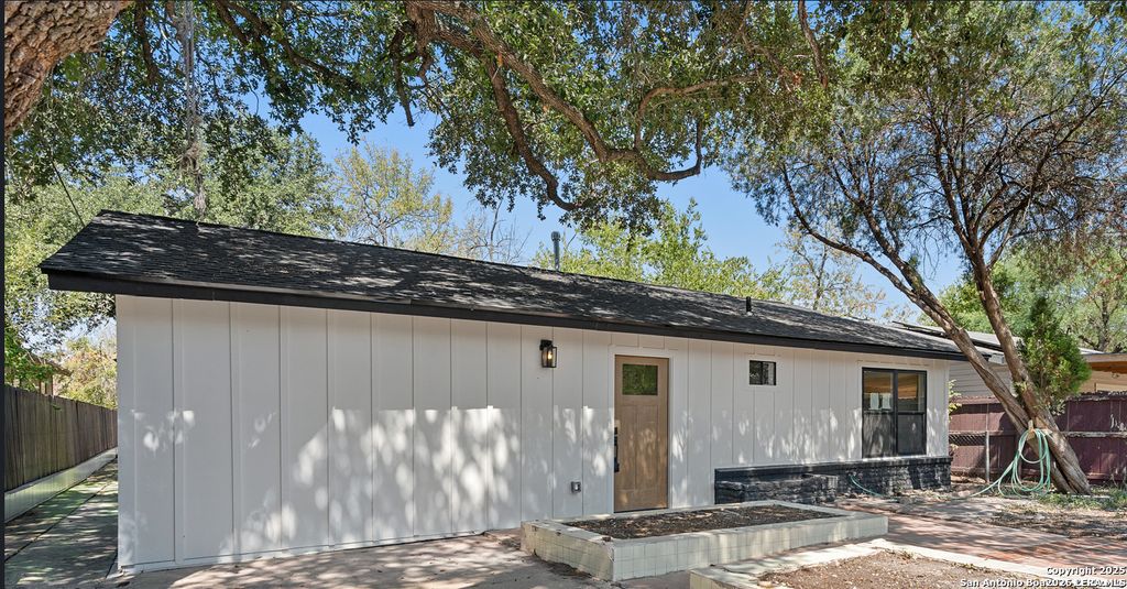 1223 W Mally, San Antonio, TX 78224