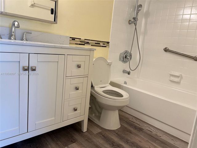 13120 SW 92nd Ave B-406, Miami, FL 33176