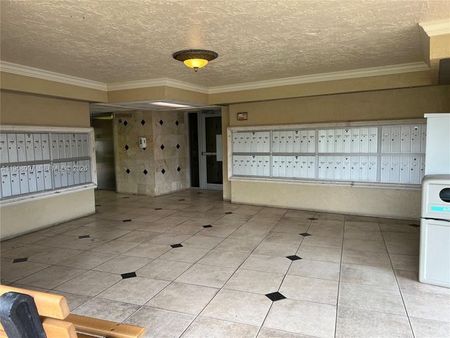 13120 SW 92nd Ave B-406, Miami, FL 33176