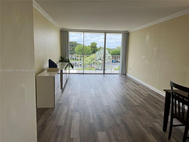 13120 SW 92nd Ave B-406, Miami, FL 33176