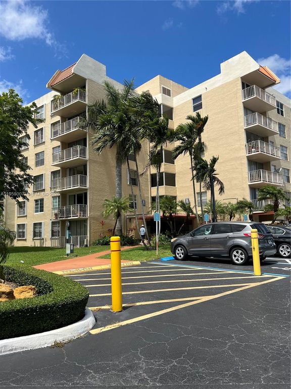 13120 SW 92nd Ave B-406, Miami, FL 33176