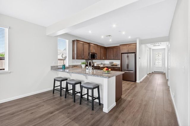 3401 Foothill Pine Ct, Folsom, CA 95630