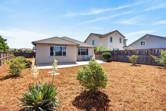 3401 Foothill Pine Ct, Folsom, CA 95630