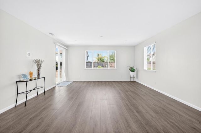 3401 Foothill Pine Ct, Folsom, CA 95630