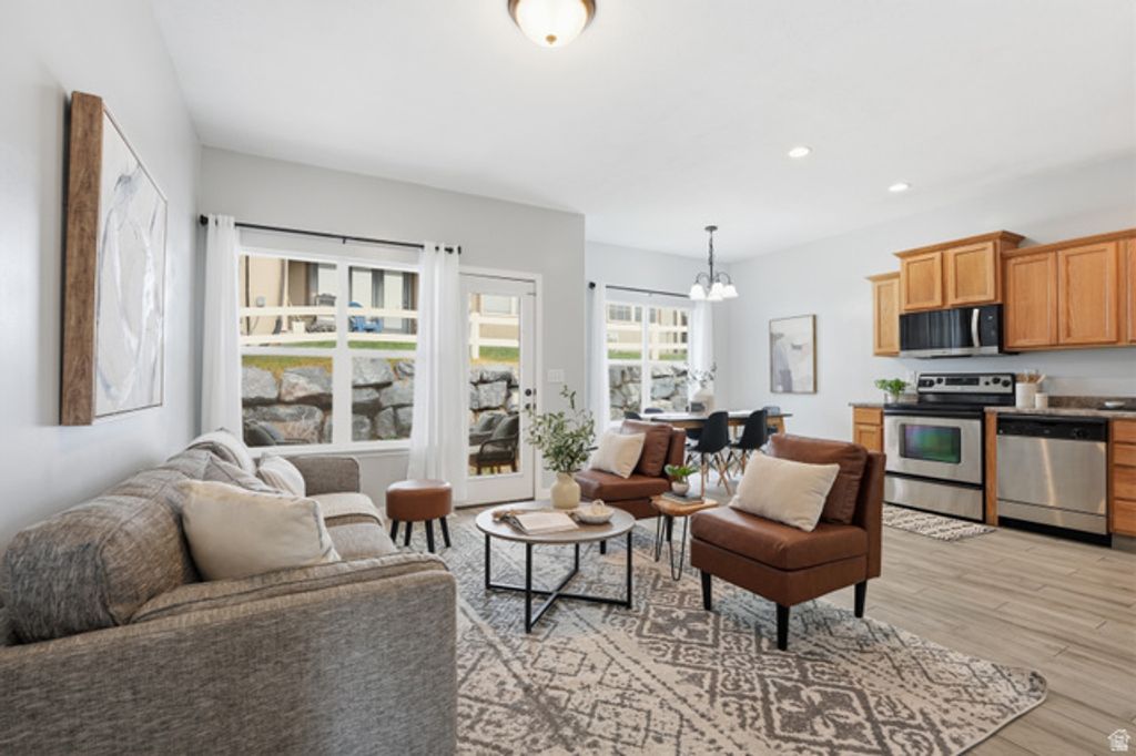 Image 4 of property listing at 14871 S TRESEDER ST, Draper, UT 84020