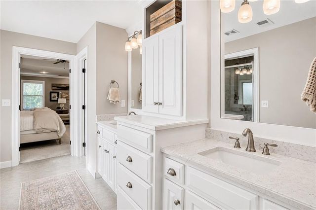 25205 W 97th Place, Lenexa, KS 66227