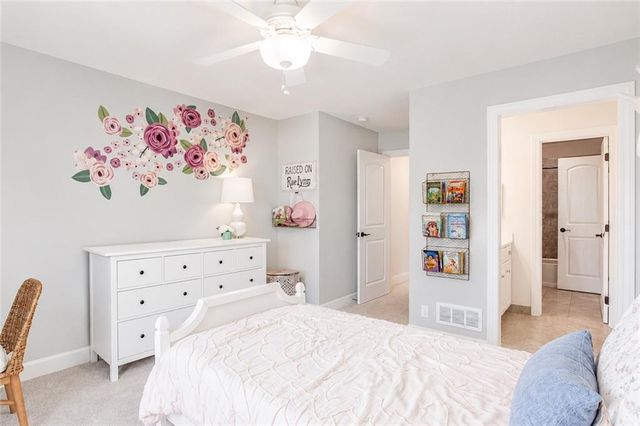 25205 W 97th Place, Lenexa, KS 66227