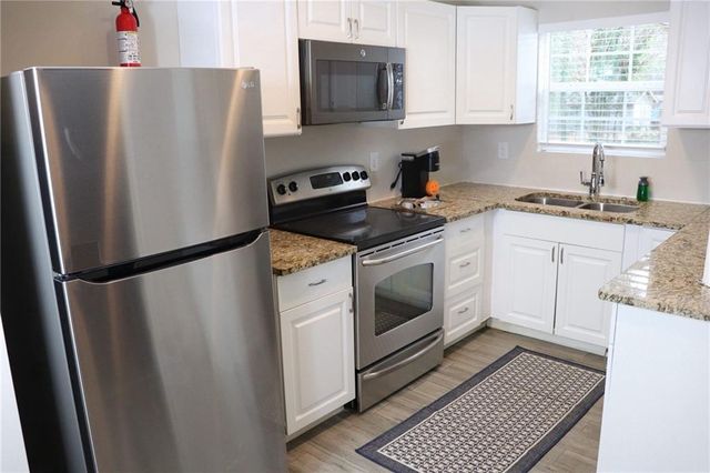 1371 Shoreham Drive, Atlanta, GA 30349