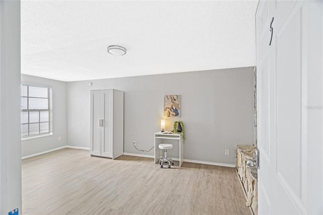 4220 E POWHATAN AVENUE, Tampa, FL 33610