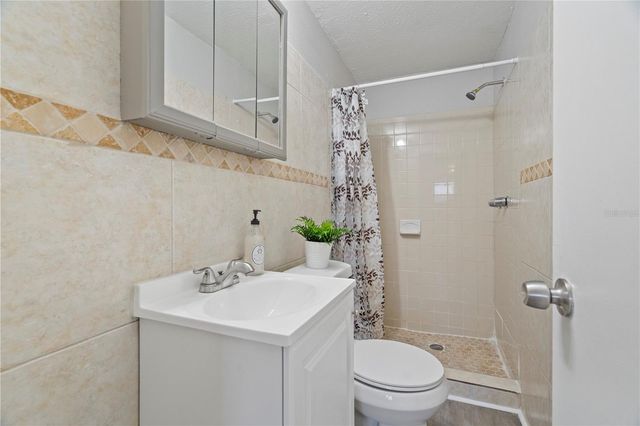 4220 E POWHATAN AVENUE, Tampa, FL 33610