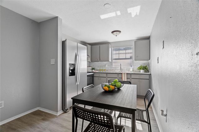 4220 E POWHATAN AVENUE, Tampa, FL 33610