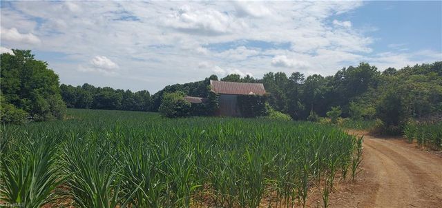 429 Harbour Lane, Dobson, NC 27017