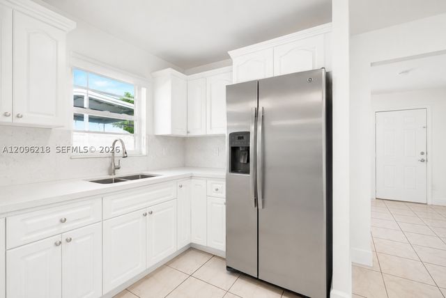 3233 SW 25th St 2, Miami, FL 33133