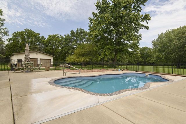 S38W34010 County Road D, Dousman, WI 53118
