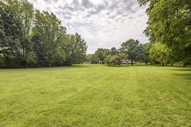 S38W34010 County Road D, Dousman, WI 53118