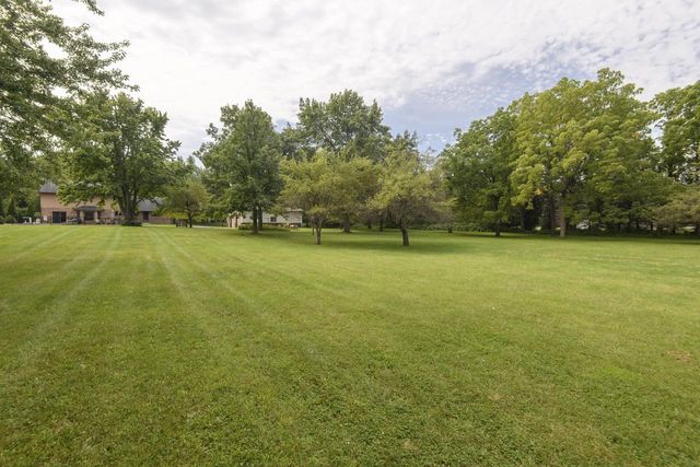 S38W34010 County Road D, Dousman, WI 53118
