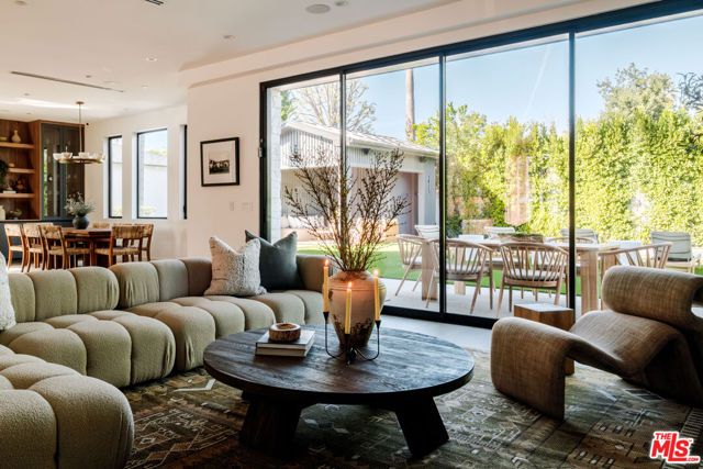 15473 La Maida Street, Sherman Oaks, CA 91403