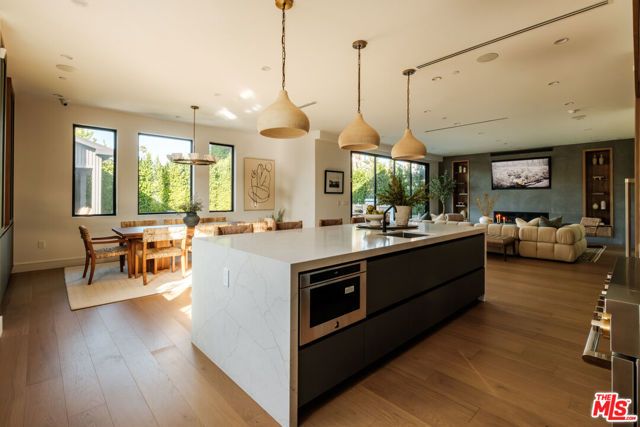 15473 La Maida Street, Sherman Oaks, CA 91403