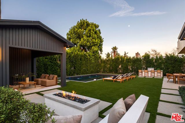 15473 La Maida Street, Sherman Oaks, CA 91403