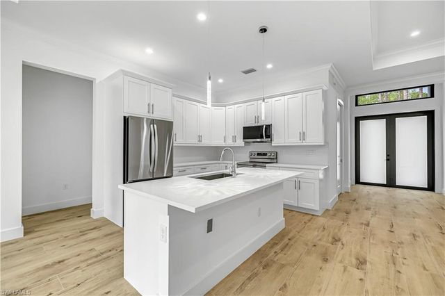 2668 39th Ave NE, Naples, FL 34120