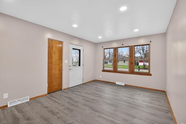 1234 Northey Street, Waterloo, IA 50703