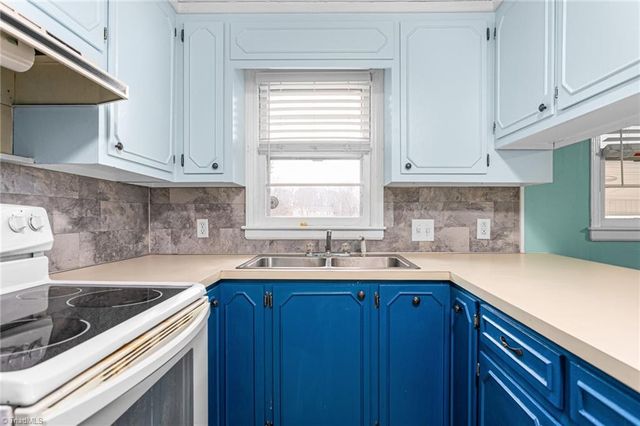 4020 Knollwood Drive, Archdale, NC 27263