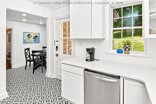 1017 Edgewood Drive, Charleston, WV 25302