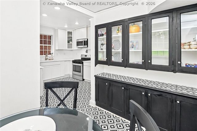 1017 Edgewood Drive, Charleston, WV 25302