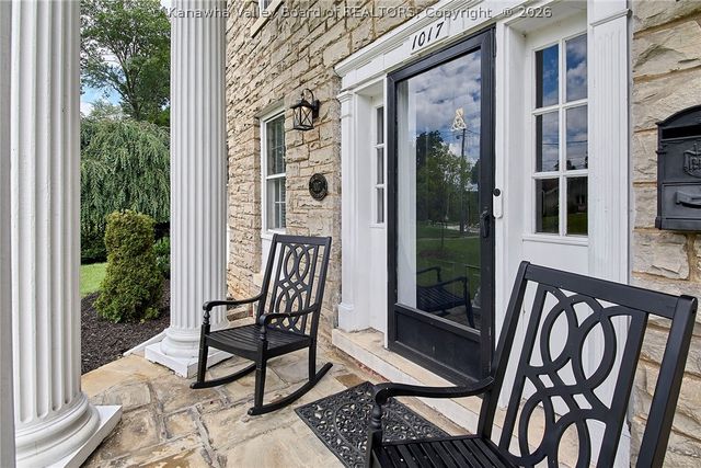 1017 Edgewood Drive, Charleston, WV 25302
