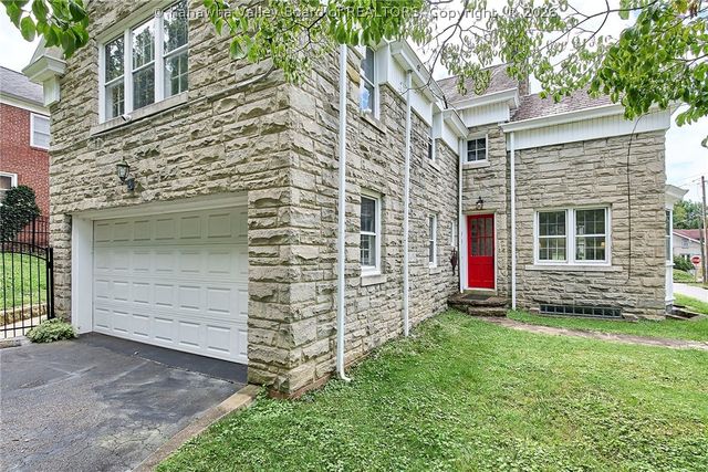 1017 Edgewood Drive, Charleston, WV 25302