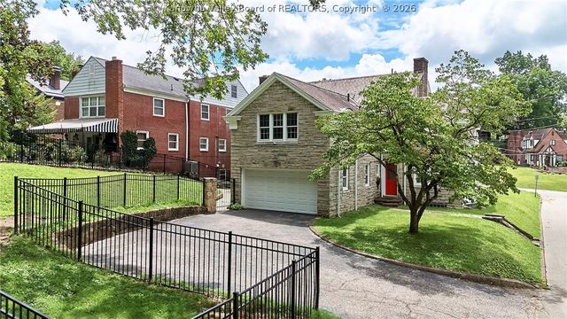 1017 Edgewood Drive, Charleston, WV 25302