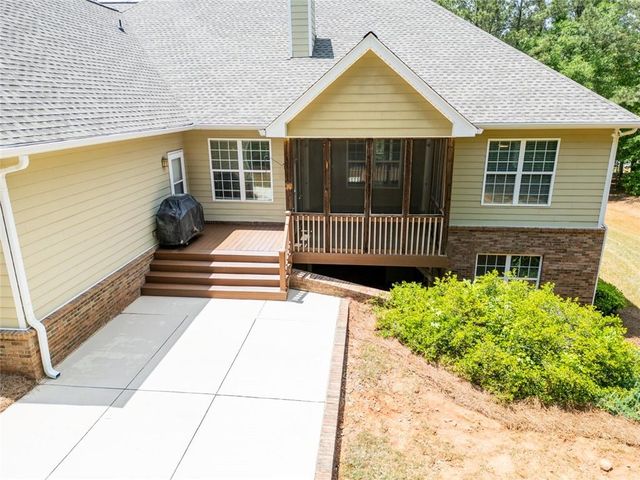 35 Nicklaus Circle, Social Circle, GA 30025