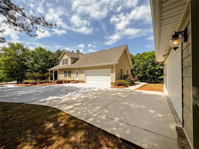 35 Nicklaus Circle, Social Circle, GA 30025