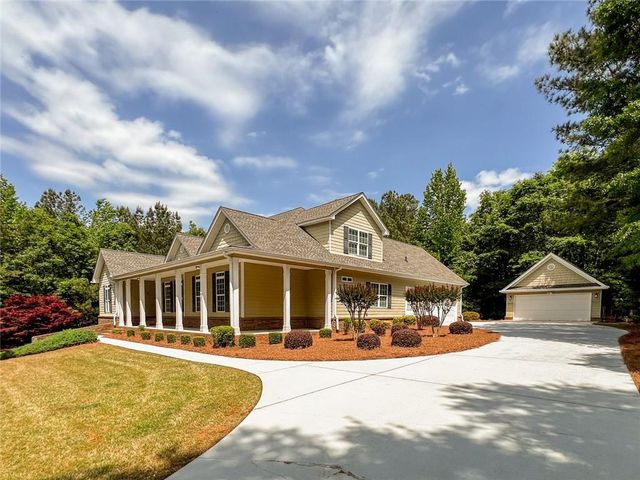35 Nicklaus Circle, Social Circle, GA 30025