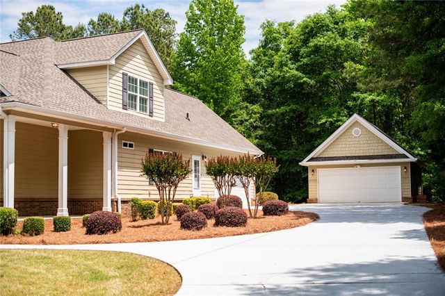 35 Nicklaus Circle, Social Circle, GA 30025