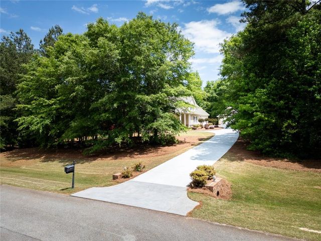 35 Nicklaus Circle, Social Circle, GA 30025