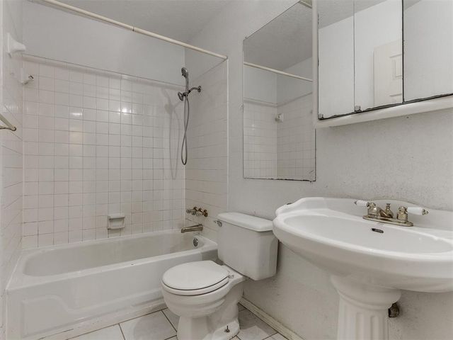 11401 Matthews Avenue, Oklahoma City, OK 73162