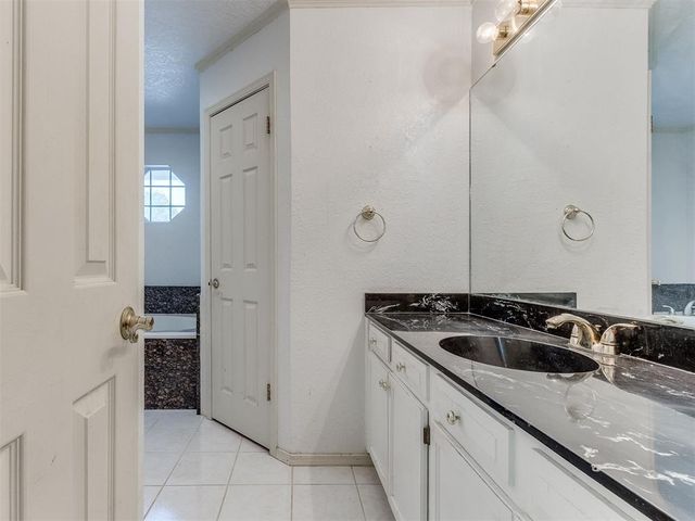 11401 Matthews Avenue, Oklahoma City, OK 73162