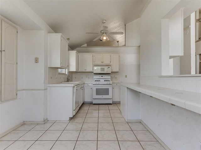 11401 Matthews Avenue, Oklahoma City, OK 73162