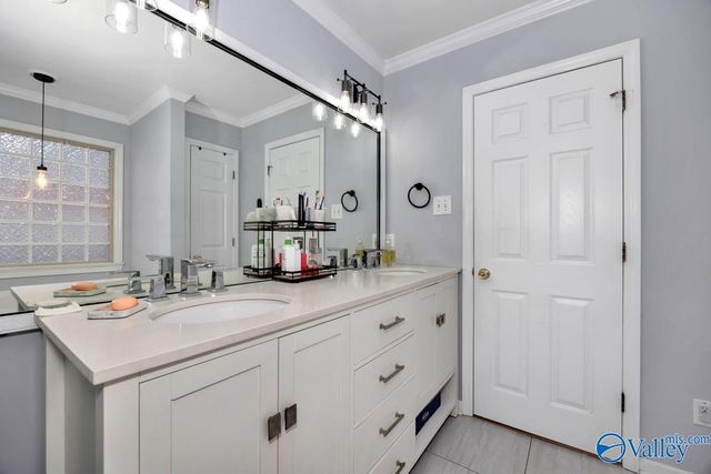 1616 Lake Manor Drive, Decatur, AL 35603