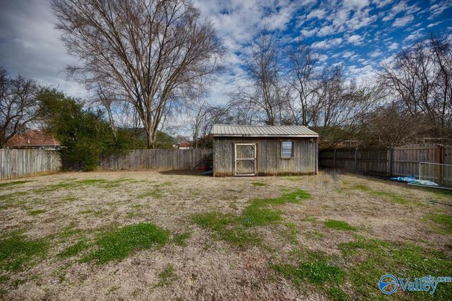 1616 Lake Manor Drive, Decatur, AL 35603