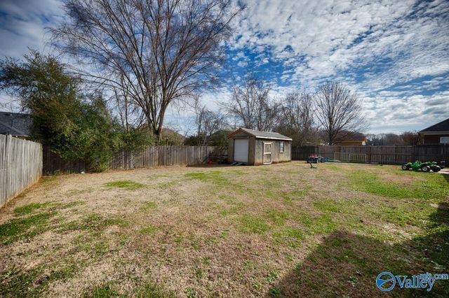 1616 Lake Manor Drive, Decatur, AL 35603