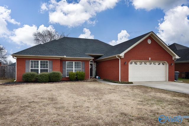 1616 Lake Manor Drive, Decatur, AL 35603