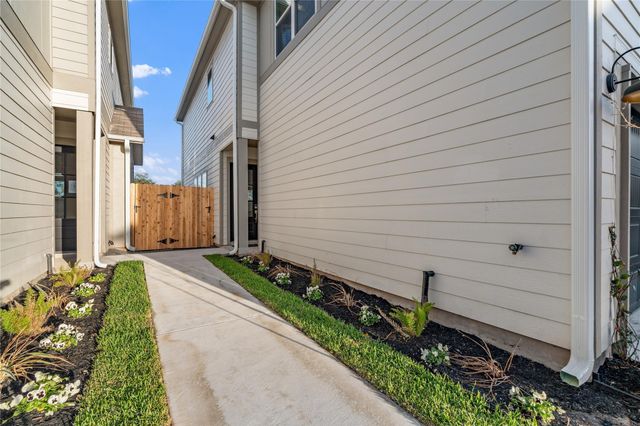 6445 Rena Street, Houston, TX 77092