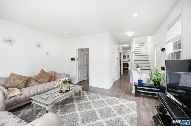 216 Barringer, Nutley, NJ 07110