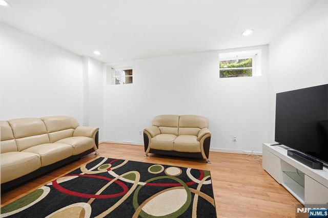 216 Barringer, Nutley, NJ 07110