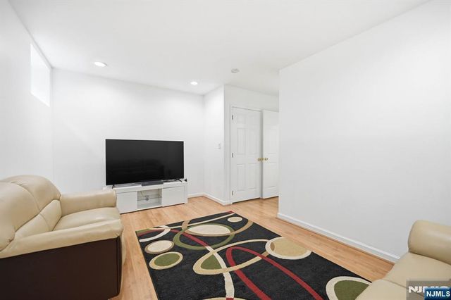 216 Barringer, Nutley, NJ 07110